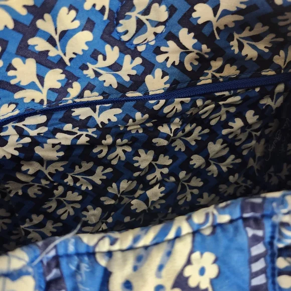 Vera Bradley Medium Retired Pattern Floral Lagoon Blue Floral Women's Bag Purse - Picture 9 of 9